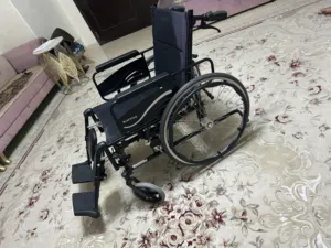كرسي متحرك