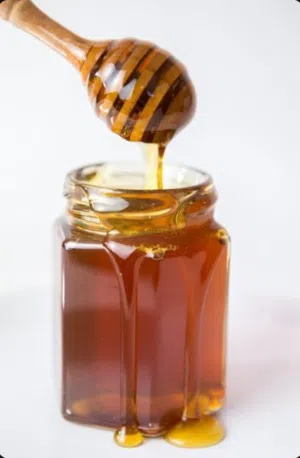عسل السدر التربيه: طبيعي 100%، غني بالفوائد، طعم لذيذ!  جربوه الآن واستمتعوا بالصحه والعافيه!