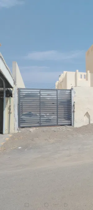 باب حديد 3 متر الارتفاع مترين ونص مركب من 5 اشهر باب جديد