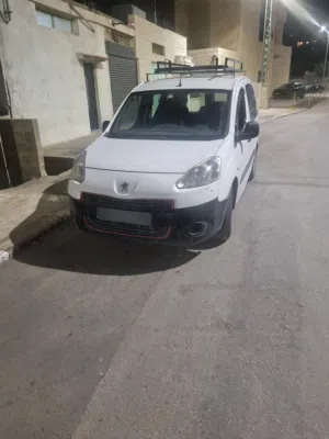 سيارة للبيع