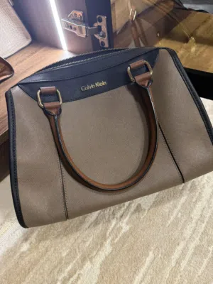 شنط ماركات عالمية اصلية للبيع