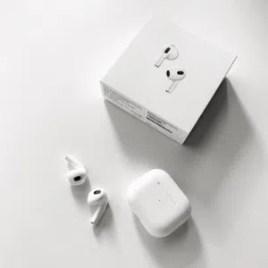 سماعة بلوتوث AirPods