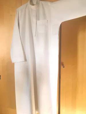 ثوب رجالي ابيض نظيف ازرار مخفيه جودة ونعومة تبارك الله يوجد مقاسين