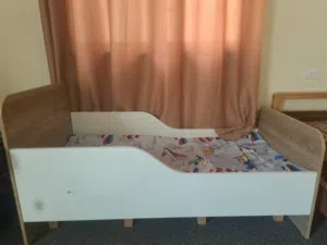 تخت موديل ايكيا وكرسي مكتب