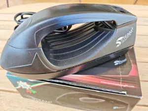 للبيع. مكواة بخار صناعة إيطالية اصلية من العلامة التجارية Steam It