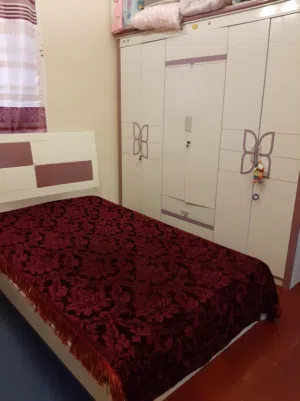 cot with beds used medical mattresses queen size available in Al Ansab