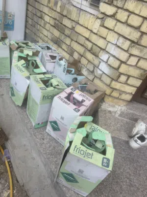 غاز فريو جت الاصلي ابو الباركود القديم كما موضح بالصور للبيع يتوفر R22/R410/R134