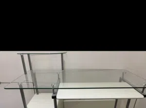 مكتب وكرسي