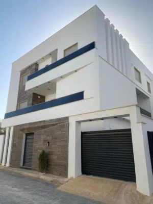 فيلا فخمة بناء حديث للبيع .. طريق المشتل