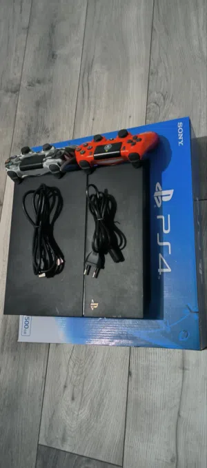 السلام عليكم عندي ps4 حاجه الله يبارك مش مقضوض.. 500GB ومهكر تخزين بدون فلاش وبدون دسكه اريح وا