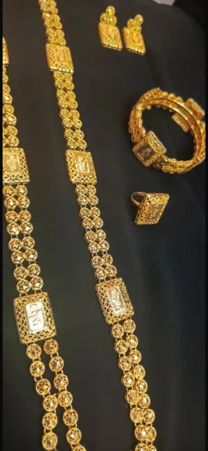 طقم مطلي ذهب