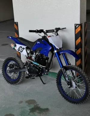 250CC Dirt Bike – Like New Condition