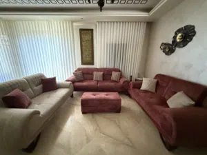 طقم كنب بحالة ممتازة للبيع