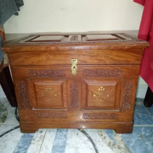 صندوق خشبي صناعة يدوية Handmade wooden box