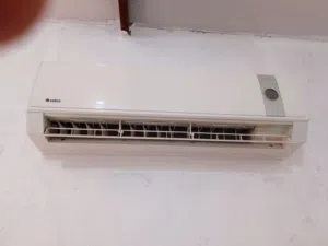سبلت 2 طن نوع جري  شغال تبريد نضيف للبيع