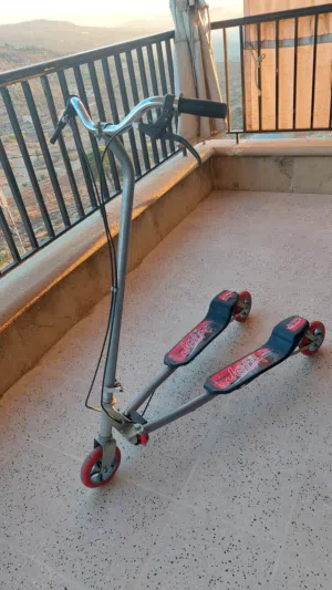 سكوتر جديدة عمليه لها فرامات يد