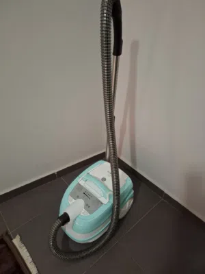 مكنسة بوش Bosch BWD420HYG استعمال بسيط مثل الجديدة ـ شفط الأتربة والسوائل وغسيل السجاد والمفروشات