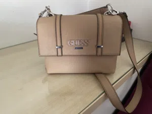 New perfect condition Guess bag for sale (read description)