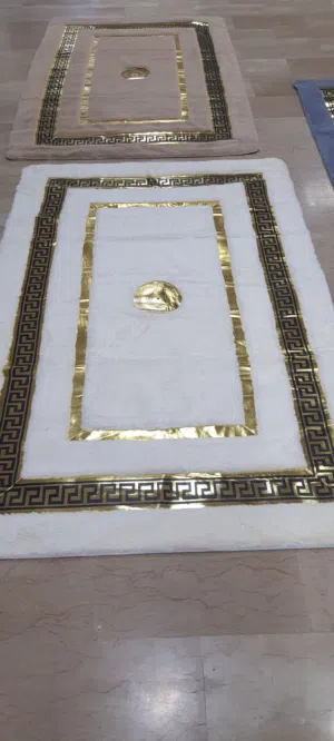 سجاد فرو صناعة صينية  يتوافر منه 3 ,الوان وبقياسين  الأول 150×230 والآخر 2×3 بافضل الأسعار واعلي ج