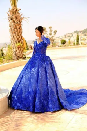 فساتين أعراس وسهرات فخمة للبيع بحالة ممتازة