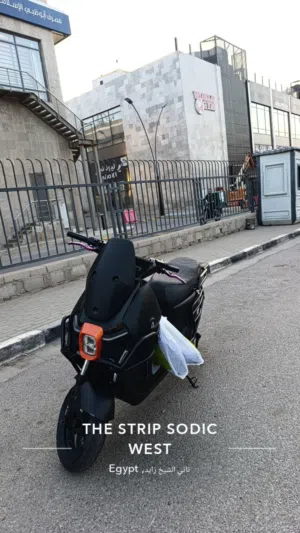 اسكوتر فيجوري لنسر بطاريه ليثيوم بيمشي من 50ل60 كيلو في الشحنه