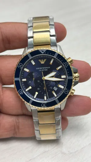 ساعة ارماني جديدة مع جميع المرفقات (قابل للتفاوض)