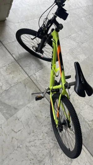 دراجه هوائيه تريك  Trek bicycle