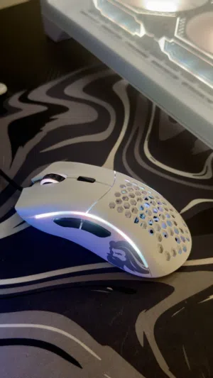 ماوس جلوريس مودل D ابيض White Mouse GLORIOUS Model D