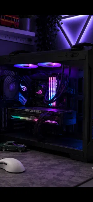 قوي جداً ومع شاشتين Rtx 3080 i9 32 ram