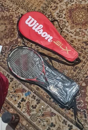 مضربين بشنطهم + كور