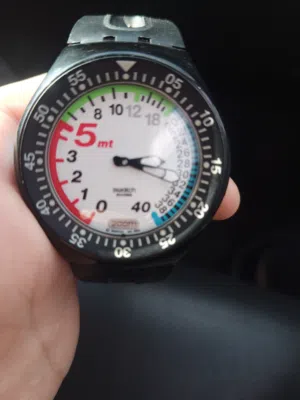 ساعه سواتش غوص مميزة جدا تحسب الضغط للبيع