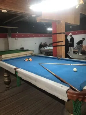 طاولة بلياردو