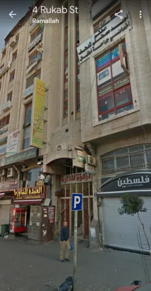 محل تجاري للاجار  في عمارة لؤلؤة المنارة ، شارع ركب طابق سالب واحد ، بجانب كل شى بشيكل