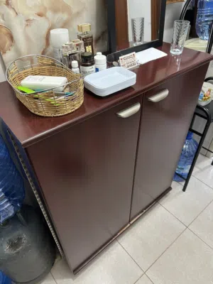 خزانة احذية مستعملة