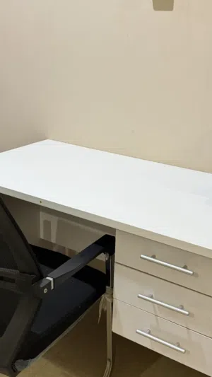 مكتب للبيع