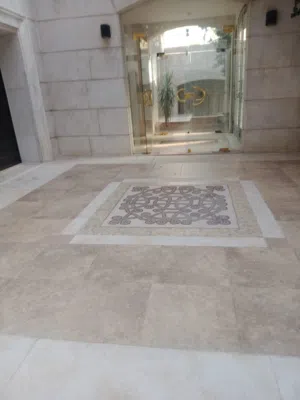 670 m2 5 Bedrooms Villa for Sale in Amman Um El Summaq