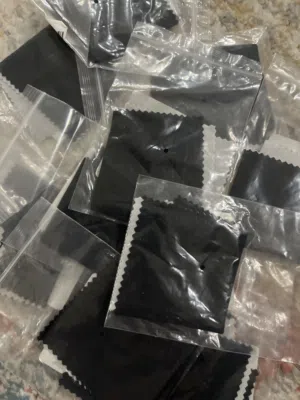 قماش لتنظيف التلفون والنظارات واشياء أخرى Cloth to clean the phone glasses and other things