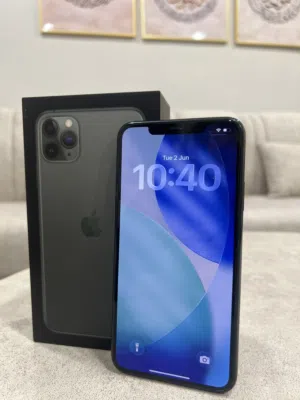 للبيع آيفون 11 برو ماكس مع ملحقات
