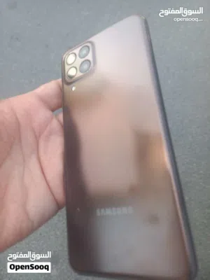 سامسونجM33 /5G  ر  (8) رام بسعر مغري  الشاشه تعمل بكفائه عاليه حتى لو انها مكسوره لا داعي  لتغيرها