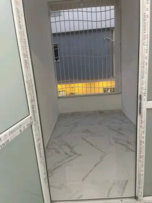 شقة دور اول للبيع حديته غير مسكونه ف السراج شارع اسطنبول بالقرب من مسجد ضلال الجنه