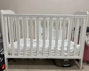 سرير اطفال للبيع