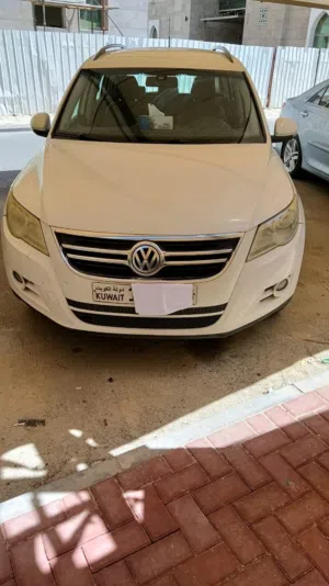 تيجوان أبيض 2011