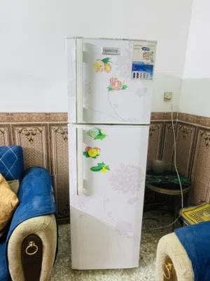 ثلاجه كينوود نضيفه