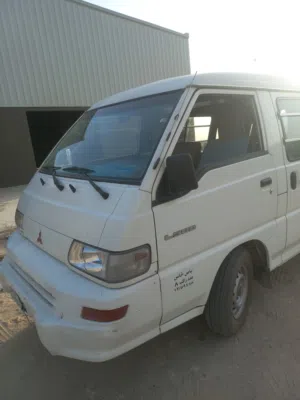 mitsubishi bus
