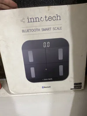Inn tech جهاز قياس الوزن و الحراره و اشياء اخره تابعه للرياضين