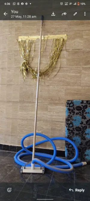 مكنسة حمام سباحة كالجديد