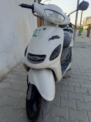 دراجه لكزز استعمال خفيف  السعر واحد وميه