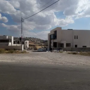 قطعة أرض للبيع الدمينة في أجمل موقع سكن خاص بسعر مميز