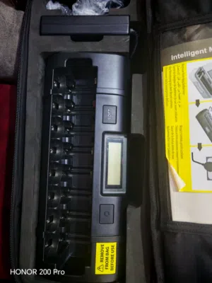 شاحن بطاريات احترافي Minelab – جديد غير مستعمل