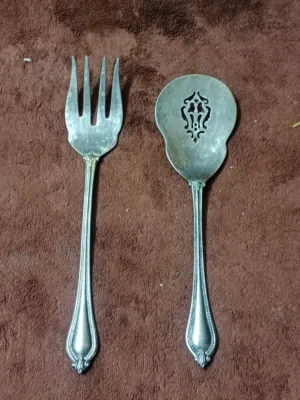 شوكة وملعقة من النحاس الأصفر